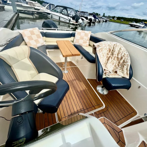 Laivo nuoma Uostadvaryje – ramus poilsis gamtoje